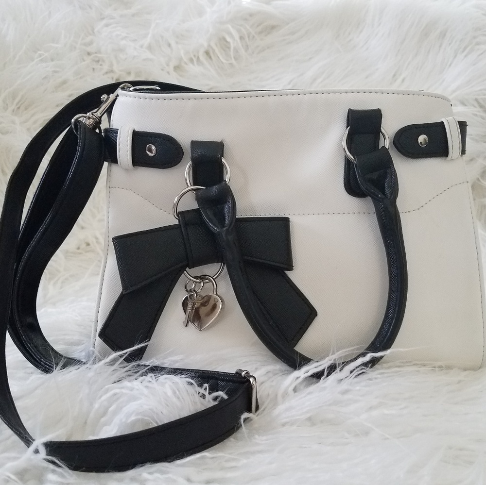 Claires Black and White Purse